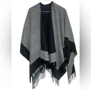 Banana Republic Black & Gray Cozy Fringe Colorblock Poncho - One Size